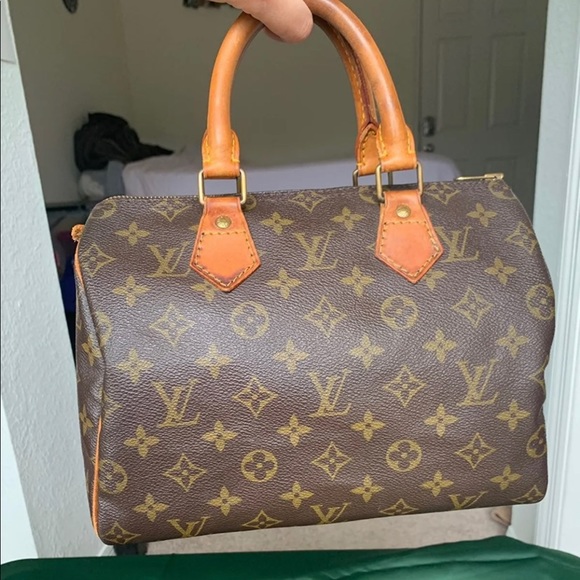 Louis Vuitton Handbags - Louis Vuitton speedy 25